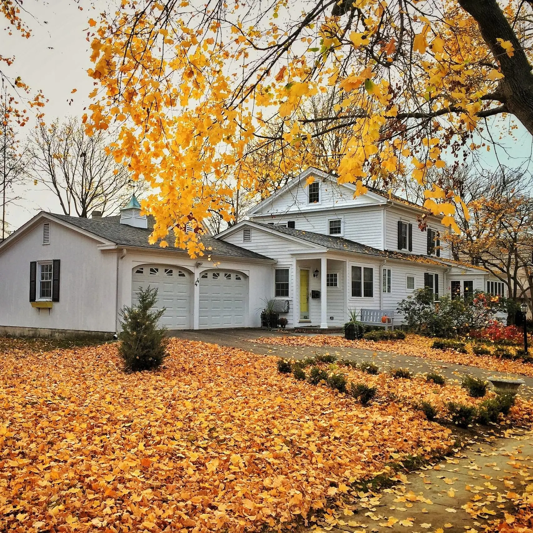 6 Reasons Why Fall Is The Best Time For Roof Replacement